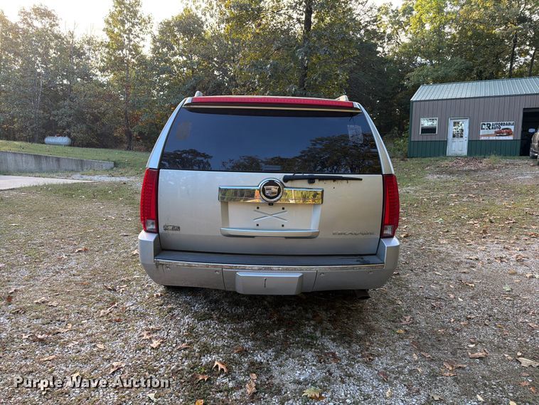 image for item FG0818 2010 Cadillac Escalade SUV