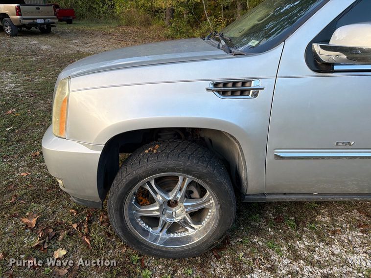 image for item FG0818 2010 Cadillac Escalade SUV