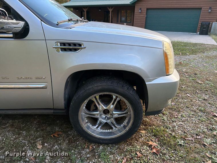 image for item FG0818 2010 Cadillac Escalade SUV