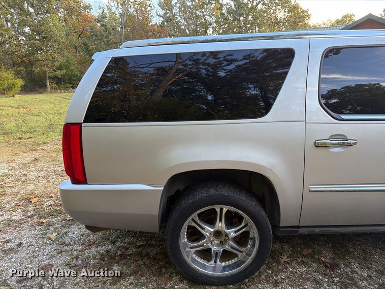 image for item FG0818 2010 Cadillac Escalade SUV