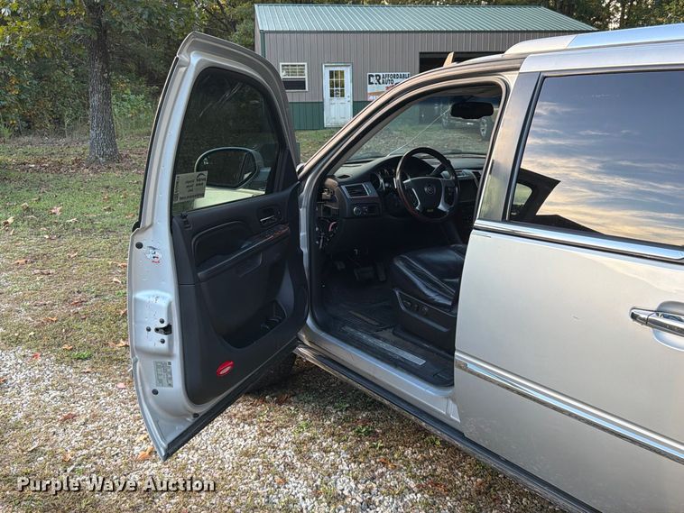 image for item FG0818 2010 Cadillac Escalade SUV