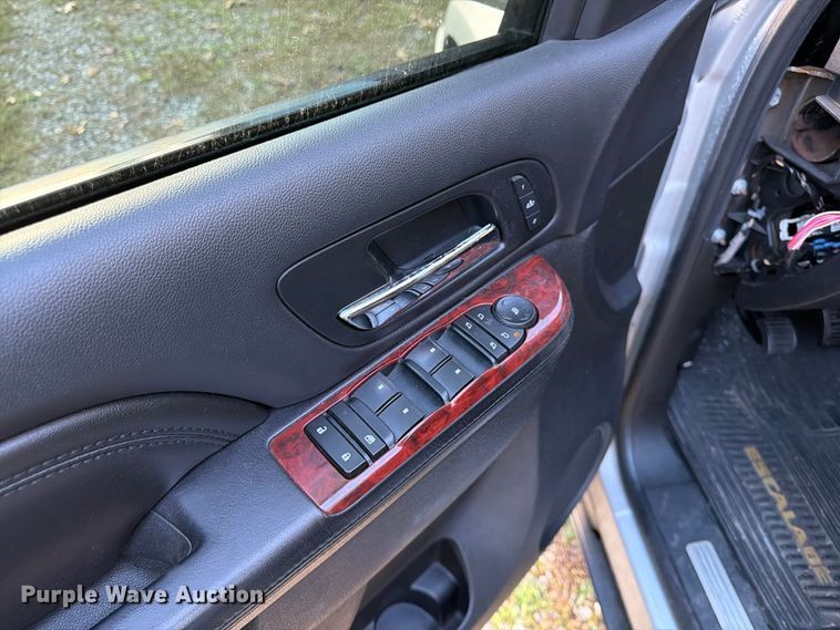 image for item FG0818 2010 Cadillac Escalade SUV