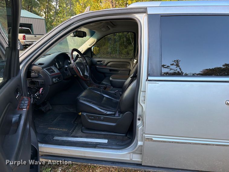 image for item FG0818 2010 Cadillac Escalade SUV