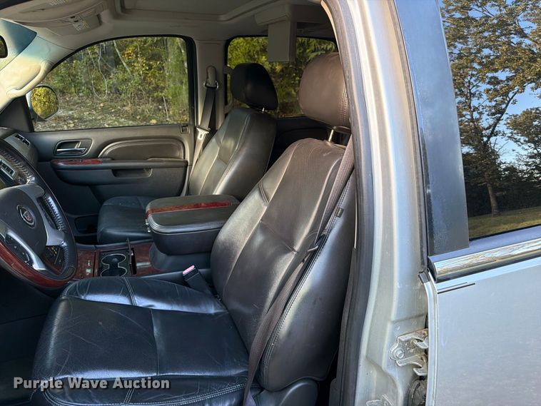 image for item FG0818 2010 Cadillac Escalade SUV