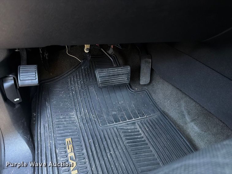 image for item FG0818 2010 Cadillac Escalade SUV