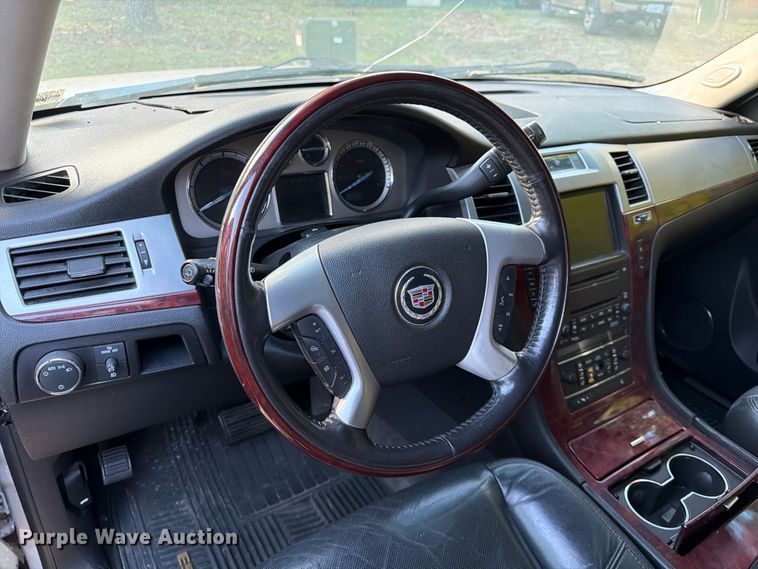 image for item FG0818 2010 Cadillac Escalade SUV