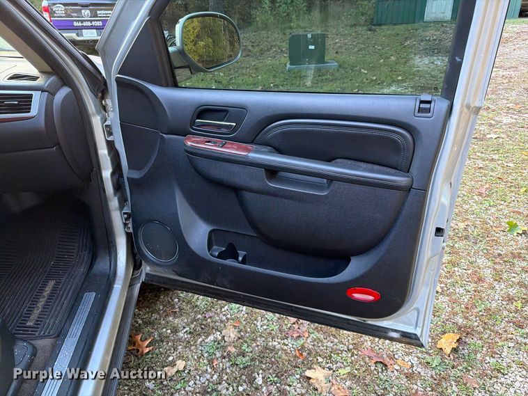 image for item FG0818 2010 Cadillac Escalade SUV