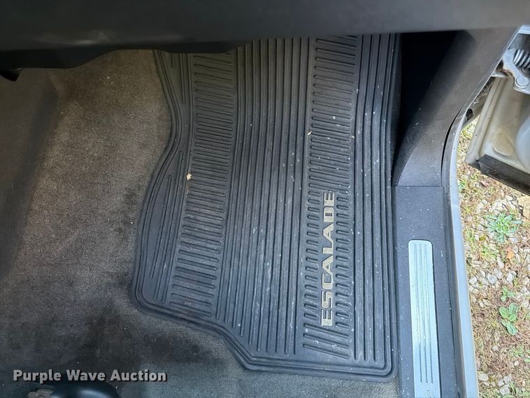 image for item FG0818 2010 Cadillac Escalade SUV