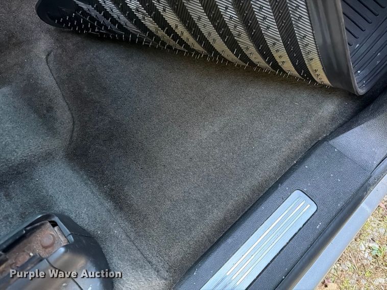 image for item FG0818 2010 Cadillac Escalade SUV