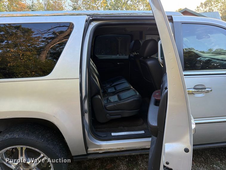 image for item FG0818 2010 Cadillac Escalade SUV