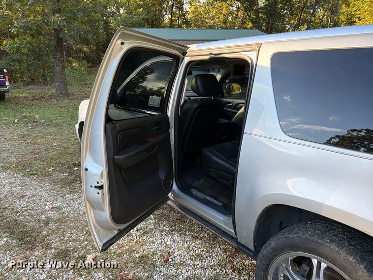 image for item FG0818 2010 Cadillac Escalade SUV