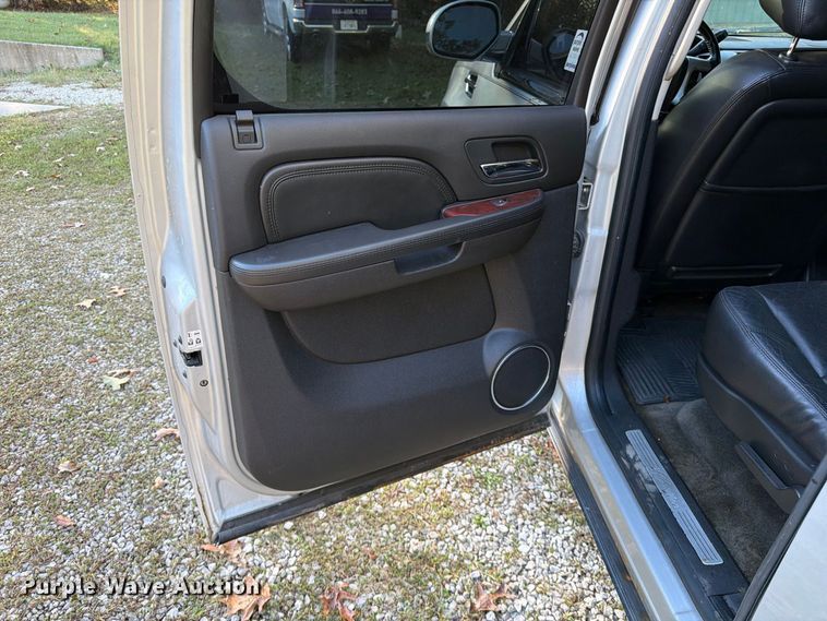 image for item FG0818 2010 Cadillac Escalade SUV