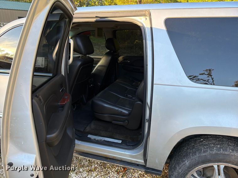 image for item FG0818 2010 Cadillac Escalade SUV