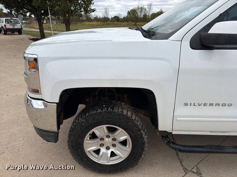 image for item FG0819 2016 Chevrolet Silverado 1500 Ext. Cab pickup truck