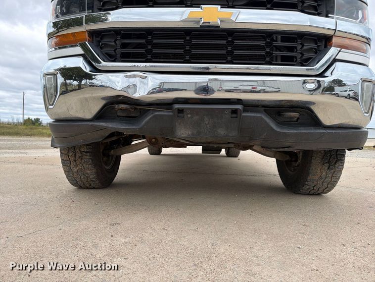 image for item FG0819 2016 Chevrolet Silverado 1500 Ext. Cab pickup truck