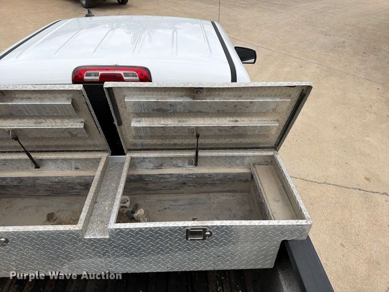 image for item FG0819 2016 Chevrolet Silverado 1500 Ext. Cab pickup truck