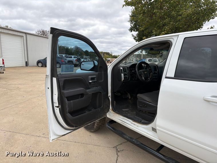 image for item FG0819 2016 Chevrolet Silverado 1500 Ext. Cab pickup truck
