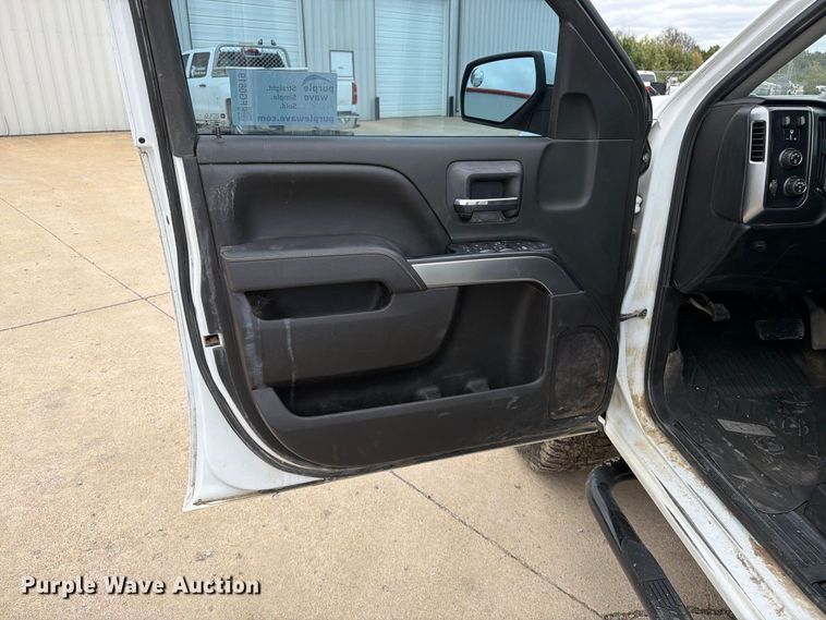 image for item FG0819 2016 Chevrolet Silverado 1500 Ext. Cab pickup truck
