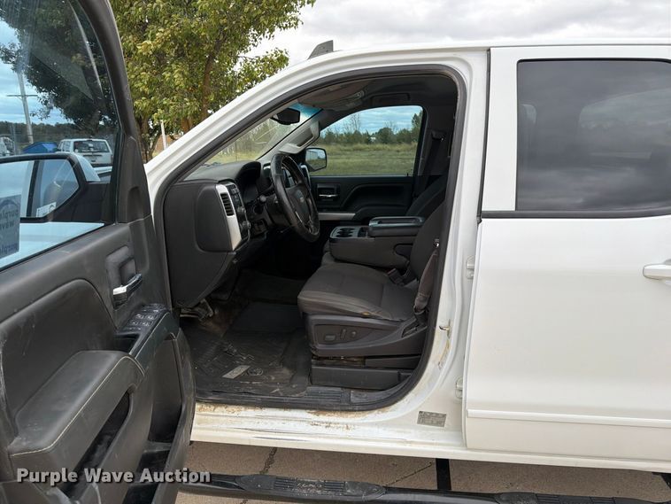 image for item FG0819 2016 Chevrolet Silverado 1500 Ext. Cab pickup truck
