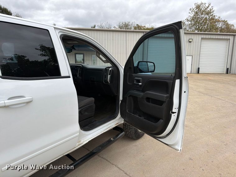 image for item FG0819 2016 Chevrolet Silverado 1500 Ext. Cab pickup truck