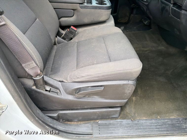 image for item FG0819 2016 Chevrolet Silverado 1500 Ext. Cab pickup truck