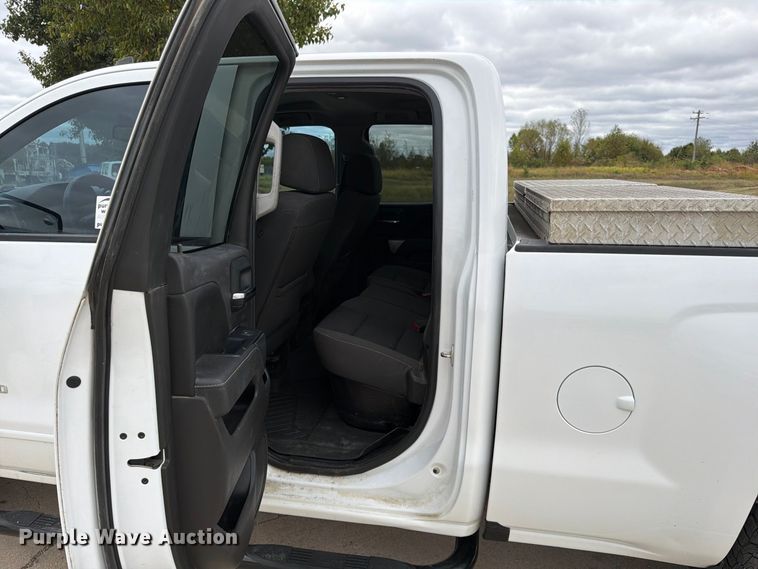 image for item FG0819 2016 Chevrolet Silverado 1500 Ext. Cab pickup truck