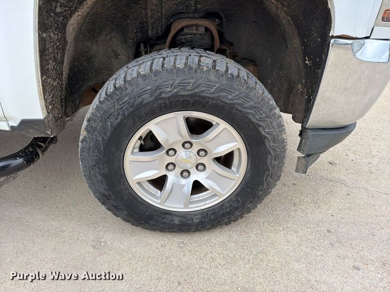 image for item FG0819 2016 Chevrolet Silverado 1500 Ext. Cab pickup truck