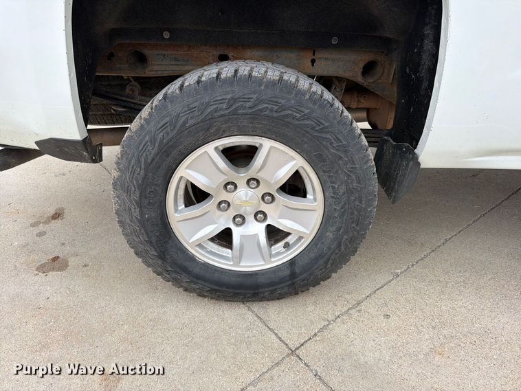 image for item FG0819 2016 Chevrolet Silverado 1500 Ext. Cab pickup truck