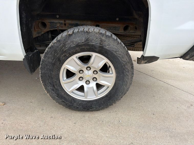 image for item FG0819 2016 Chevrolet Silverado 1500 Ext. Cab pickup truck