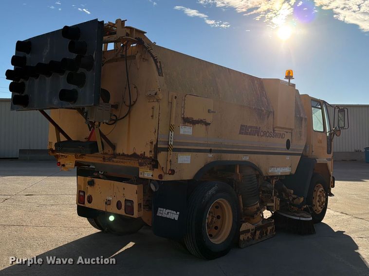 image for item FG0824 1993 Ford Cargo 7000 street sweeper truck