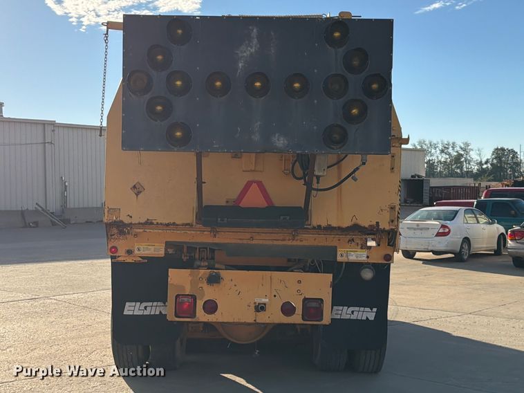 image for item FG0824 1993 Ford Cargo 7000 street sweeper truck