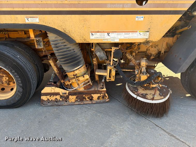 image for item FG0824 1993 Ford Cargo 7000 street sweeper truck