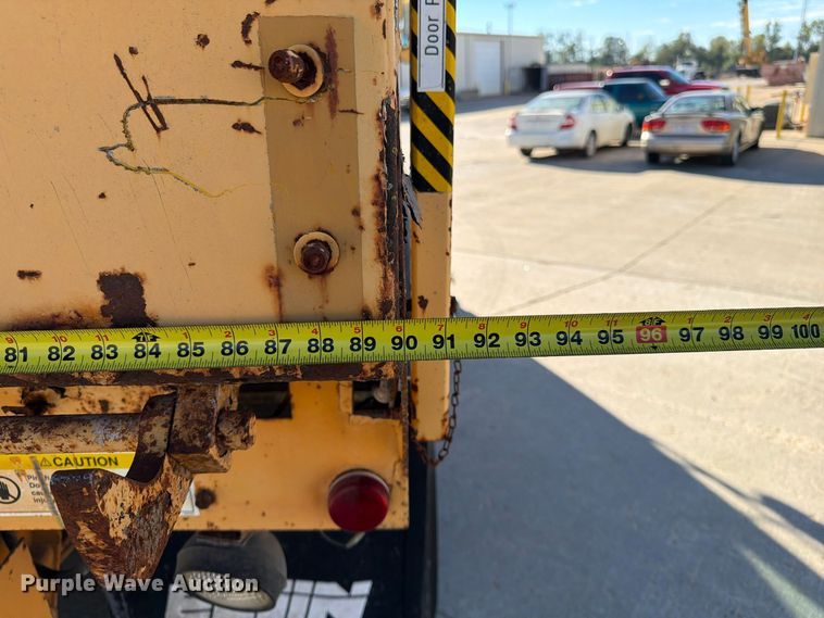 image for item FG0824 1993 Ford Cargo 7000 street sweeper truck