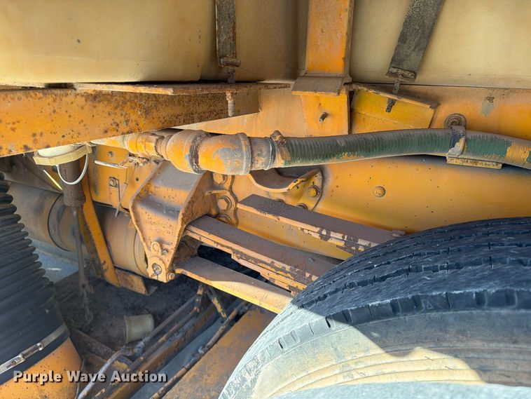 image for item FG0824 1993 Ford Cargo 7000 street sweeper truck