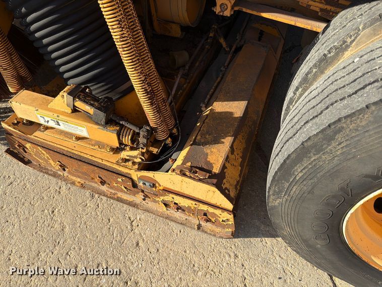 image for item FG0824 1993 Ford Cargo 7000 street sweeper truck