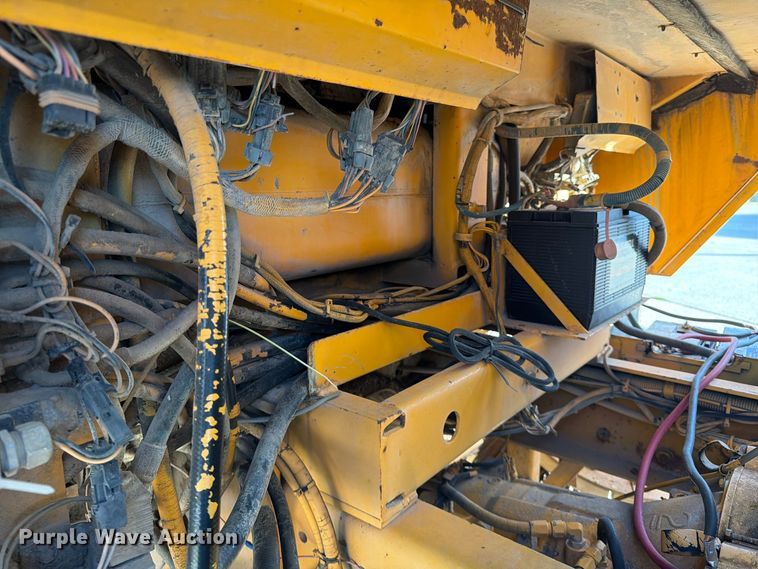 image for item FG0824 1993 Ford Cargo 7000 street sweeper truck