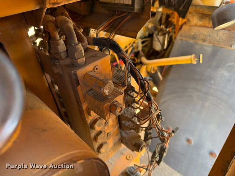 image for item FG0824 1993 Ford Cargo 7000 street sweeper truck