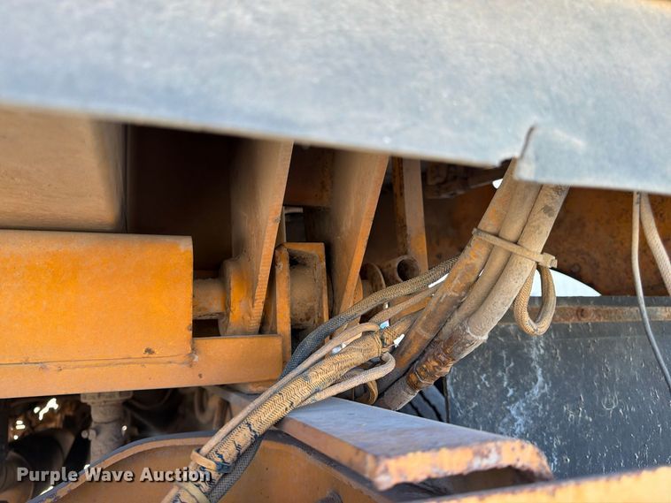 image for item FG0824 1993 Ford Cargo 7000 street sweeper truck