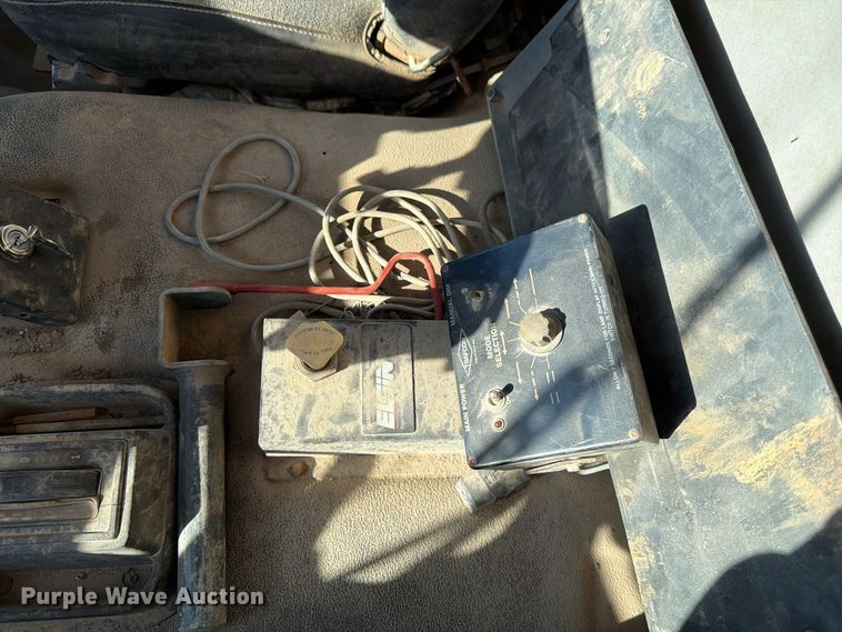 image for item FG0824 1993 Ford Cargo 7000 street sweeper truck