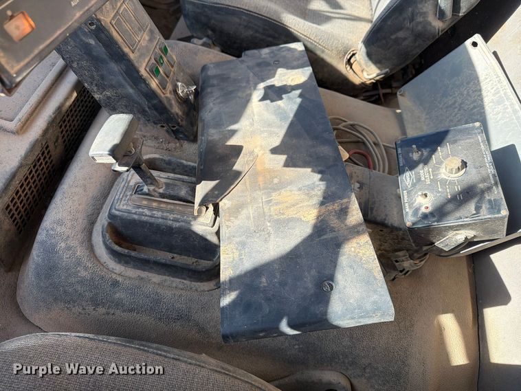 image for item FG0824 1993 Ford Cargo 7000 street sweeper truck