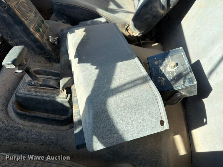 image for item FG0824 1993 Ford Cargo 7000 street sweeper truck