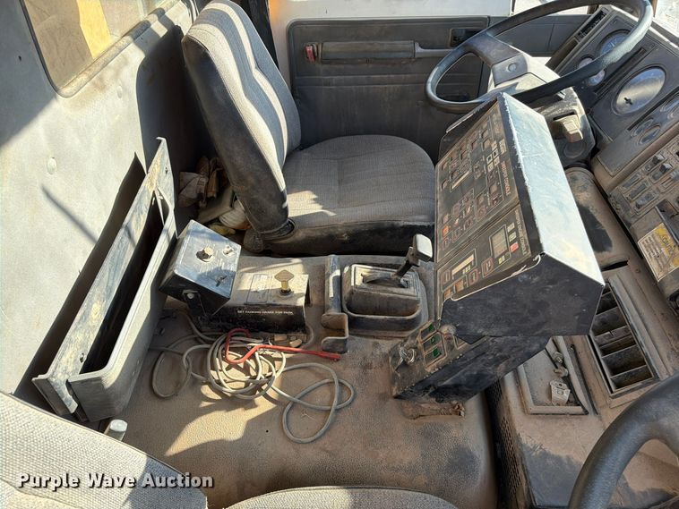 image for item FG0824 1993 Ford Cargo 7000 street sweeper truck