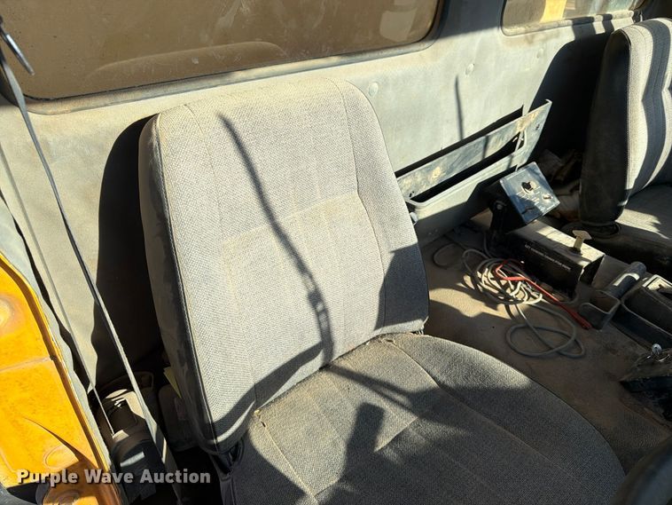 image for item FG0824 1993 Ford Cargo 7000 street sweeper truck