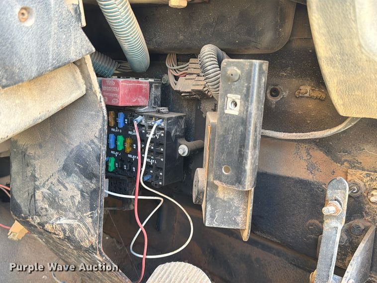 image for item FG0824 1993 Ford Cargo 7000 street sweeper truck