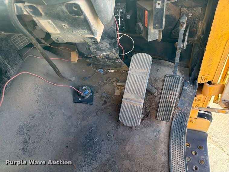 image for item FG0824 1993 Ford Cargo 7000 street sweeper truck