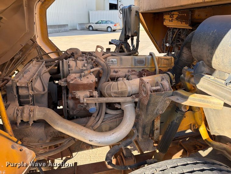 image for item FG0824 1993 Ford Cargo 7000 street sweeper truck