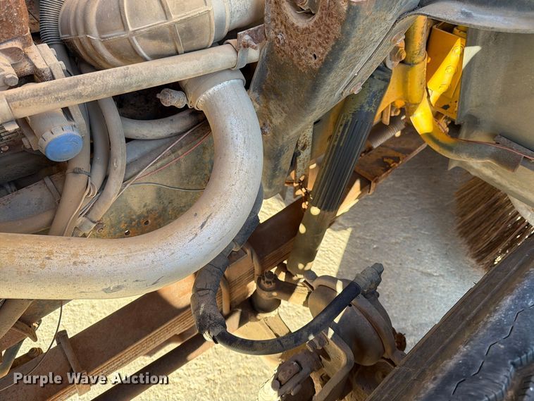 image for item FG0824 1993 Ford Cargo 7000 street sweeper truck