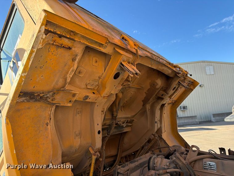 image for item FG0824 1993 Ford Cargo 7000 street sweeper truck