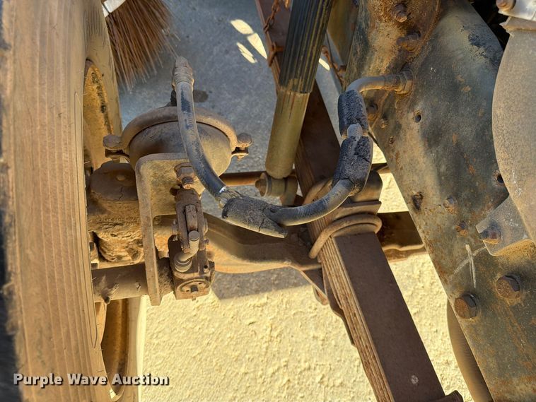 image for item FG0824 1993 Ford Cargo 7000 street sweeper truck
