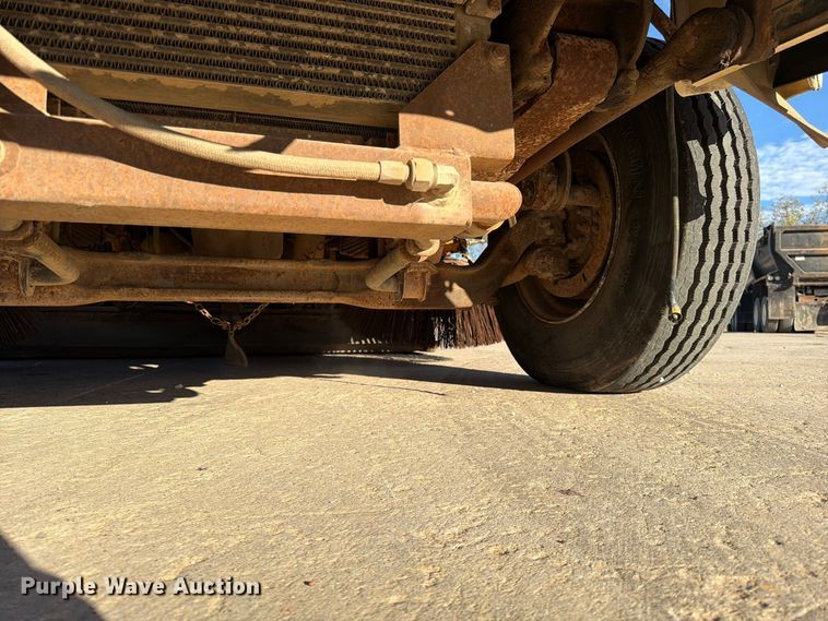image for item FG0824 1993 Ford Cargo 7000 street sweeper truck